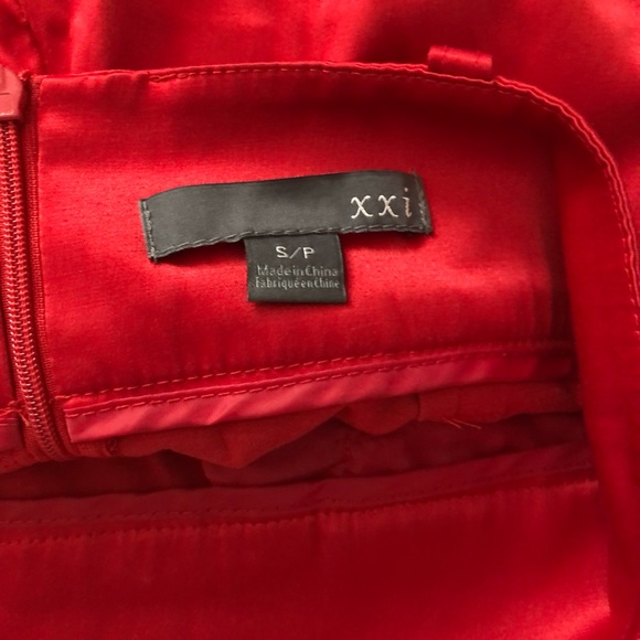 Red silky/shiny skirt. - Picture 3 of 3